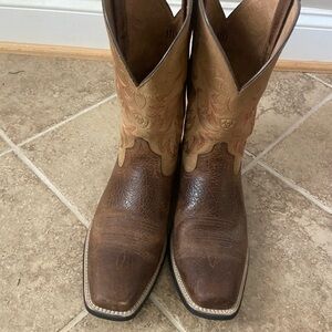 ARIAT mens sz 11